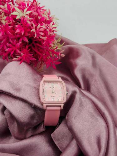 WOMEN LUXURY WATCH 
