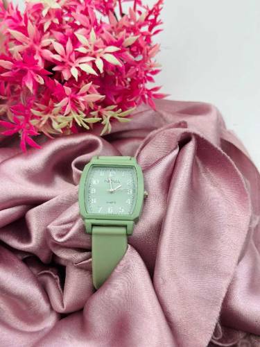 WOMEN LUXURY WATCH 