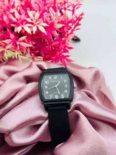 WOMEN LUXURY WATCH 