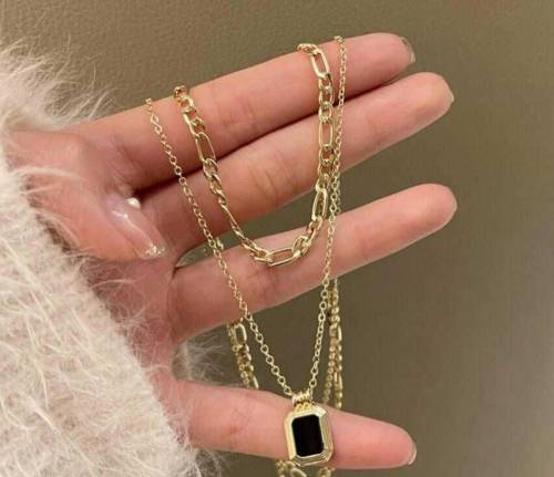 Chain necklace 