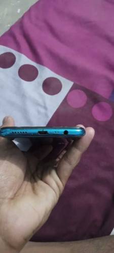 Realme 3   4/64 condition 10/9