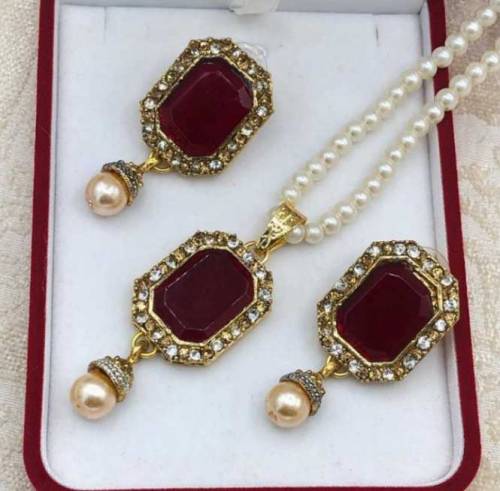 Stylish Egyptian Maala Locket set