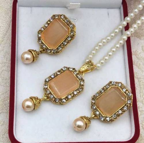 Stylish Egyptian Maala Locket set