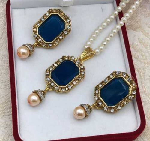 Stylish Egyptian Maala Locket set