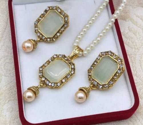 Stylish Egyptian Maala Locket set