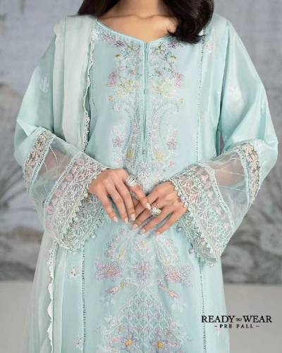 MARIA.B embroidered suit 