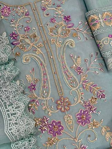 MARIA.B embroidered suit 