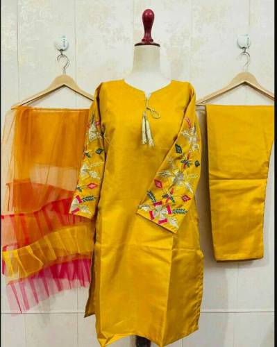 •  Fabric: Silk•  Available Size: Standard•  Shirt: (Chest: 20 Inches,