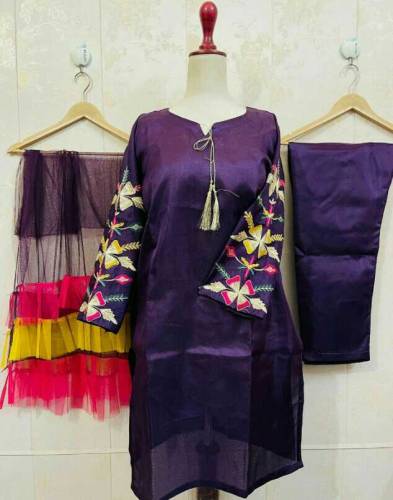 •  Fabric: Silk•  Available Size: Standard•  Shirt: (Chest: 20 Inches,
