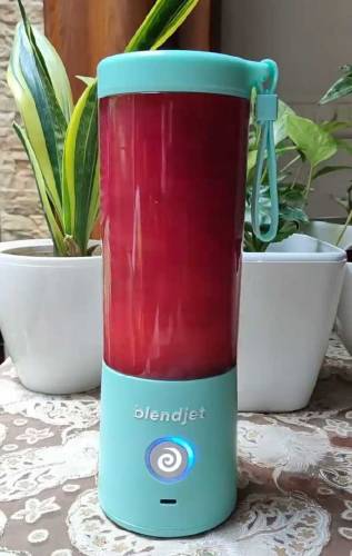 Mini Portable Juicer Machine USB Rechargeable 