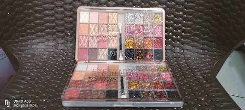 HUXIA BEAUTY EYESHADOW PALETTE 