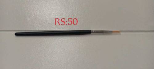 EYELINER BRUSH AND NAIL ART 