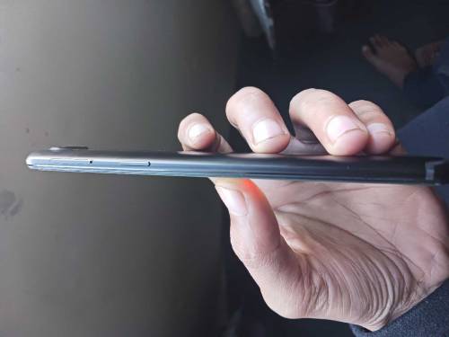ONE PLUS 5T IN GOOD CONDITION FOR SALE