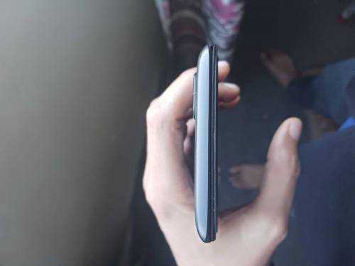 ONE PLUS 5T IN GOOD CONDITION FOR SALE