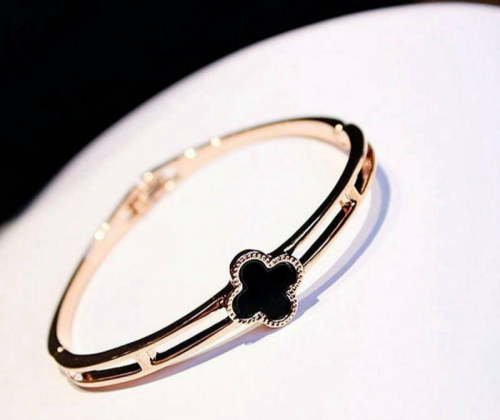 clove bracelet 
