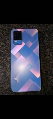 10/10 condtion and 7 months vorente complete box and new case 