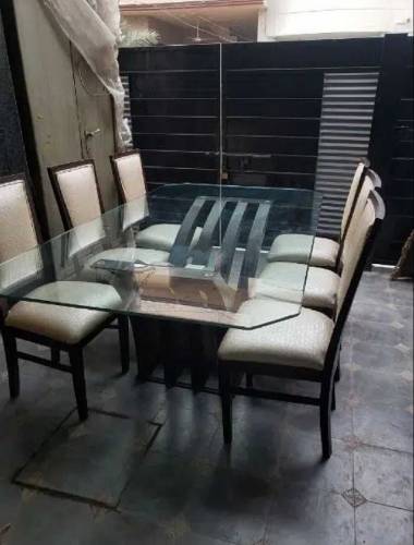 Elegant Glass Dinning table