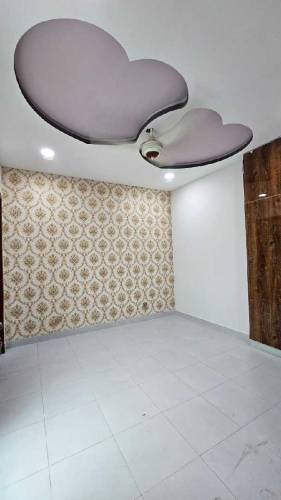 8 𝗠𝗮𝗿𝗹𝗮 Brand New main double road luxury villa For sale