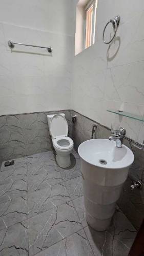 8 𝗠𝗮𝗿𝗹𝗮 Brand New main double road luxury villa For sale