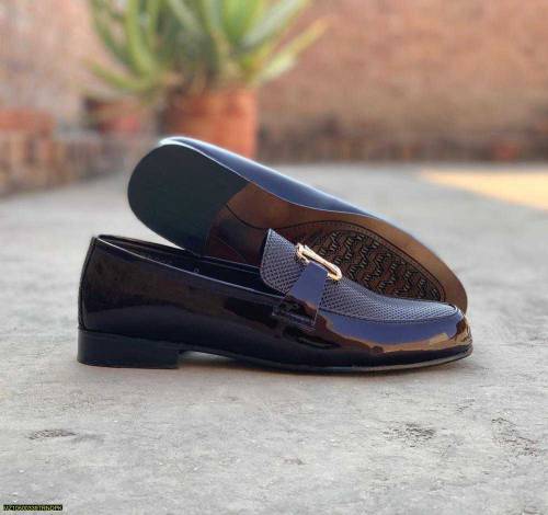 Man's synthetic leather formal dress shoes