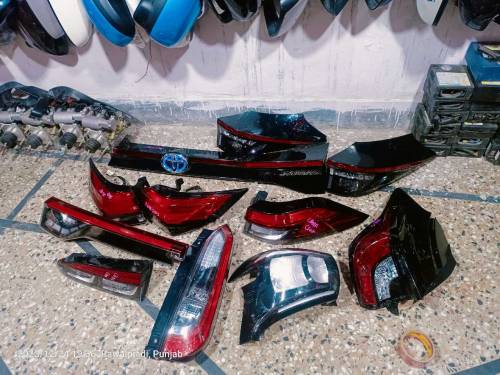 Toyota Yaris cross hide light and back light 