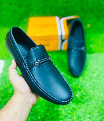 Stylish shoes 4 eid 2024 in a reasonable price...delivery free