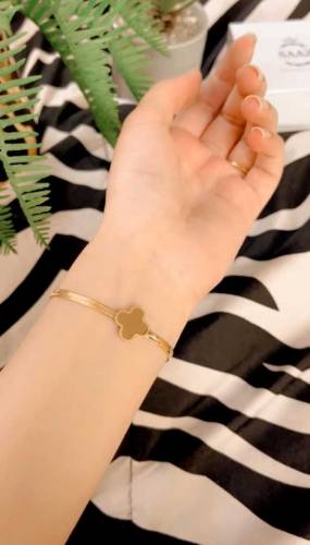 Four leaf clover bracelet