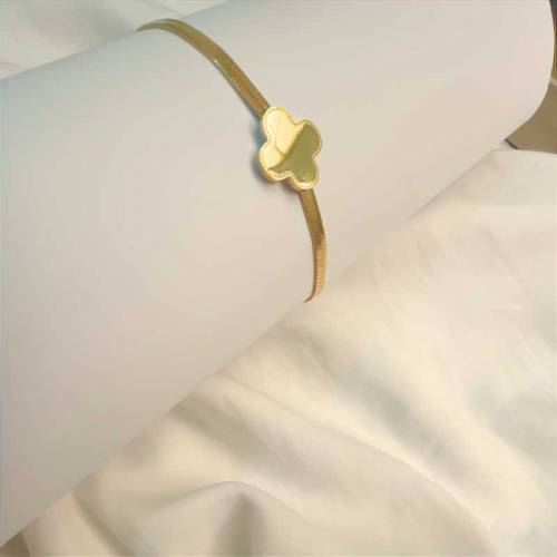 Four leaf clover bracelet