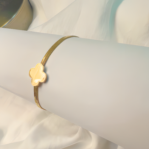 Four leaf clover bracelet