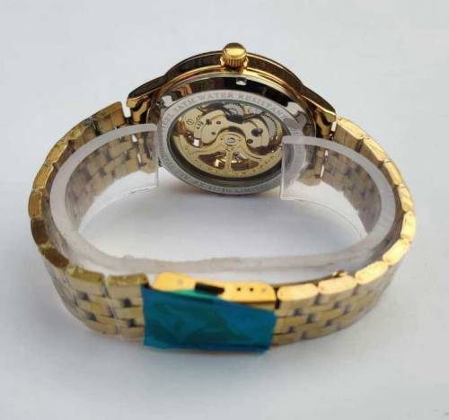 men analogue watch