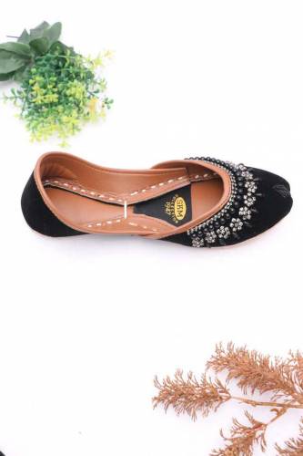 women's khussa