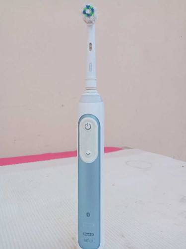 ELECTRIC TOOTHBRUSH 