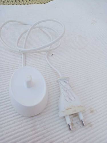 ELECTRIC TOOTHBRUSH 