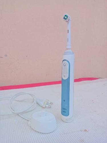 ELECTRIC TOOTHBRUSH 