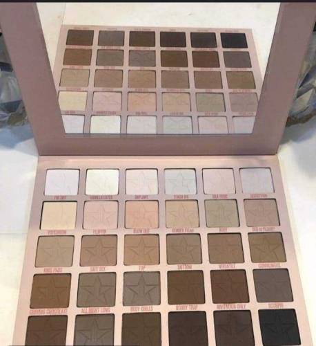 beautiful eye shadow pallet 😍