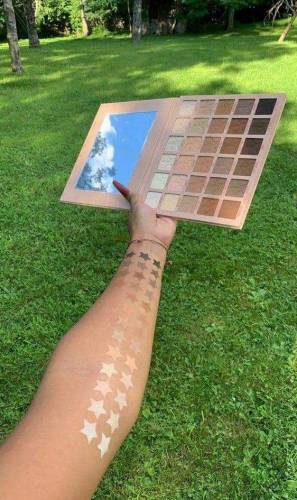 beautiful eye shadow pallet 😍