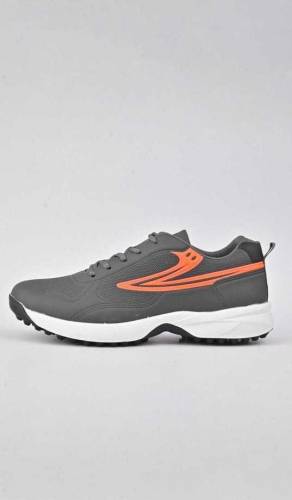 Sports shoes