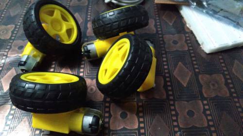 Bluetooth hc 05 .motor driver or dc motor or tyre