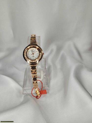 •  Material: Stainless Steel•  Gender: Women's•  Watch Case Shape: Rou