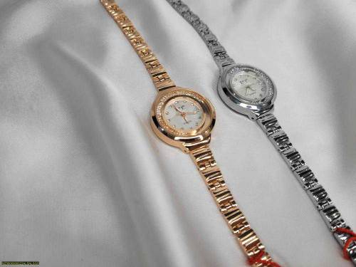 •  Material: Stainless Steel•  Gender: Women's•  Watch Case Shape: Rou
