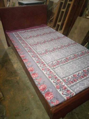 Single bed 