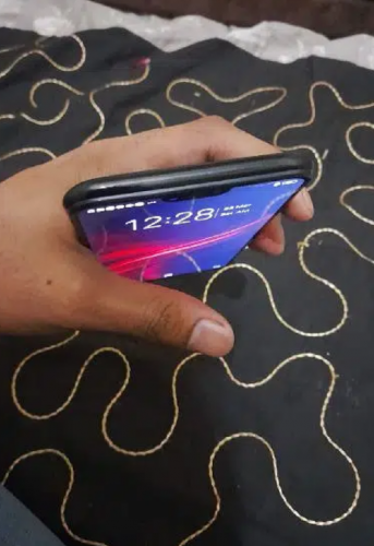 vivo y 85 mobile 10by 10 condition ha mobile koi koi be problem ni ha