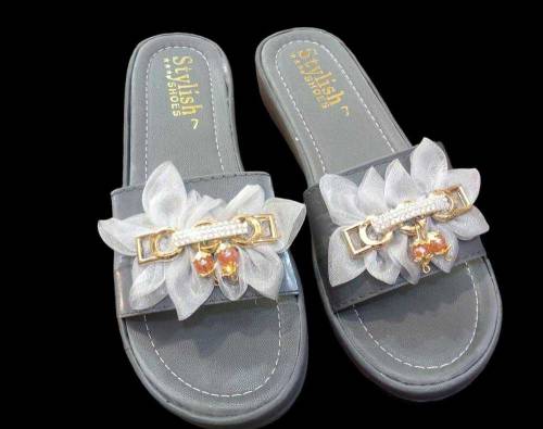 •  Material: PU-Fabric, PVC Sole, Shiny Finish•  Pattern: Handmade