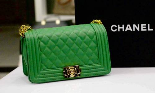 CHANEL CROSS BODYBAG