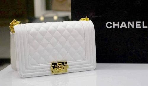 CHANEL CROSS BODYBAG