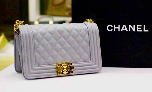CHANEL CROSS BODYBAG