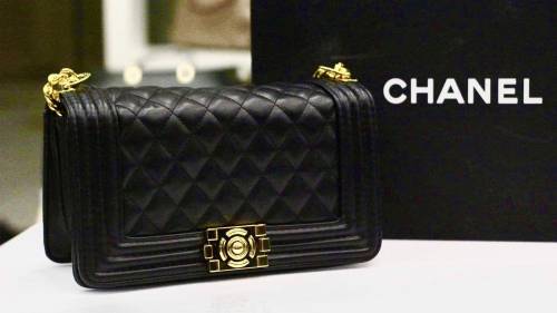 CHANEL CROSS BODYBAG