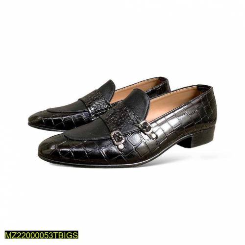 •  Material: Synthetic Leather•  Comfortable•  Available Sizes: 39,40,