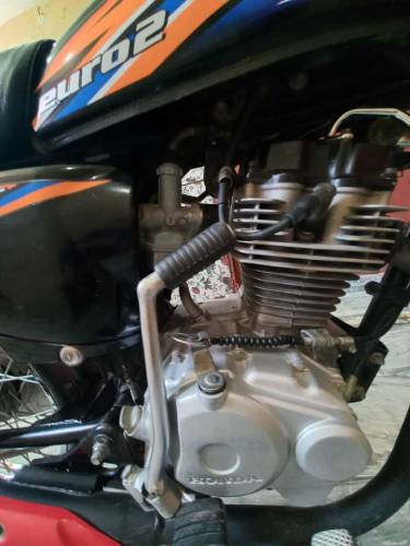 hounda CG 125 10/10 condition main hay bike urgent sale krna hay 