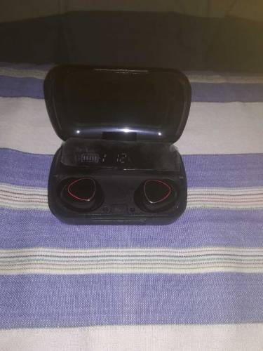 Earbuds with complete box